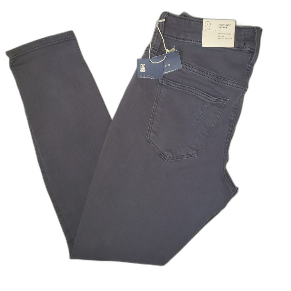 Universal Threads New Distressed high rise skinny jeans, sz 27 waist (Size 4)